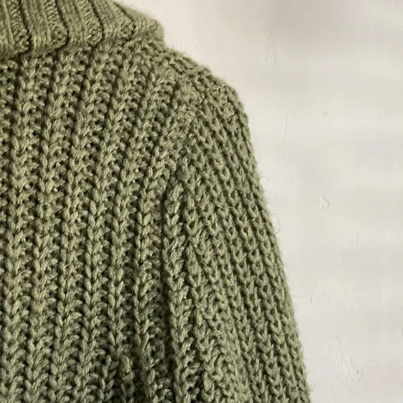 •| mossimo chunky knit cardigan - Picture 3 of 11